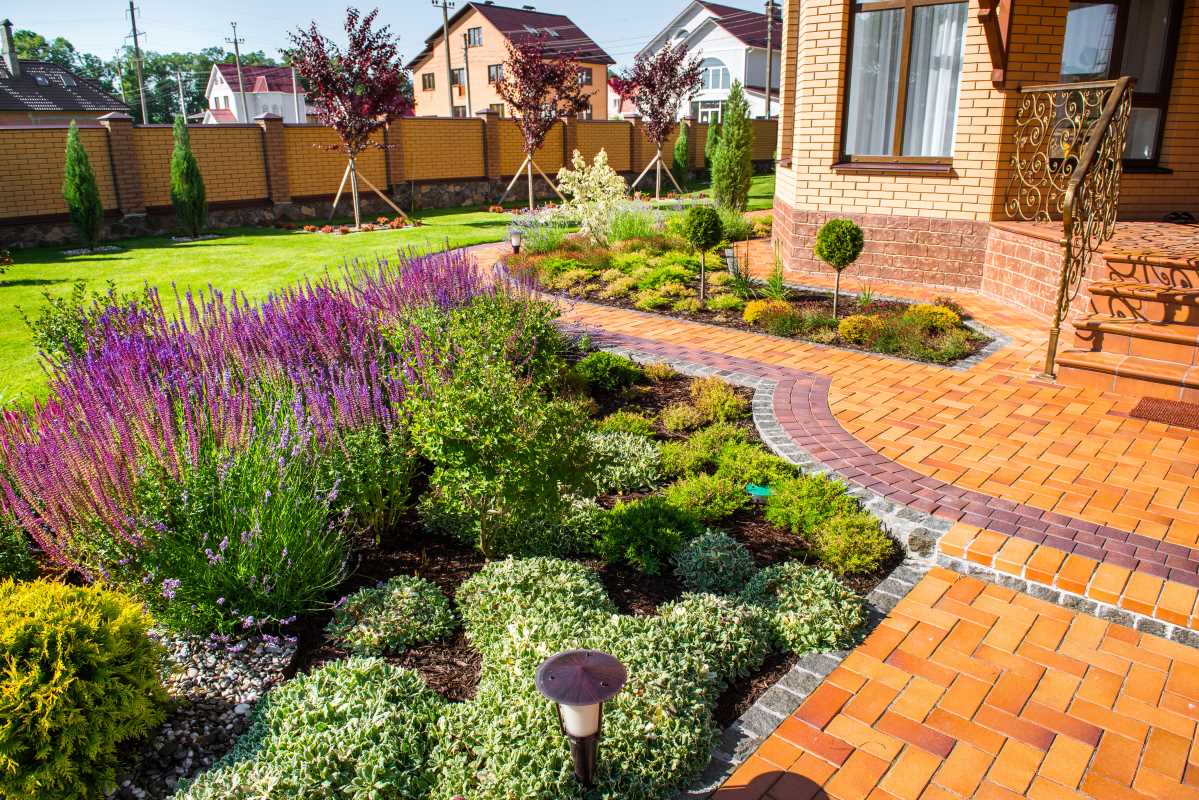 The Best Landscaping Services to Refresh Your Home Office View 