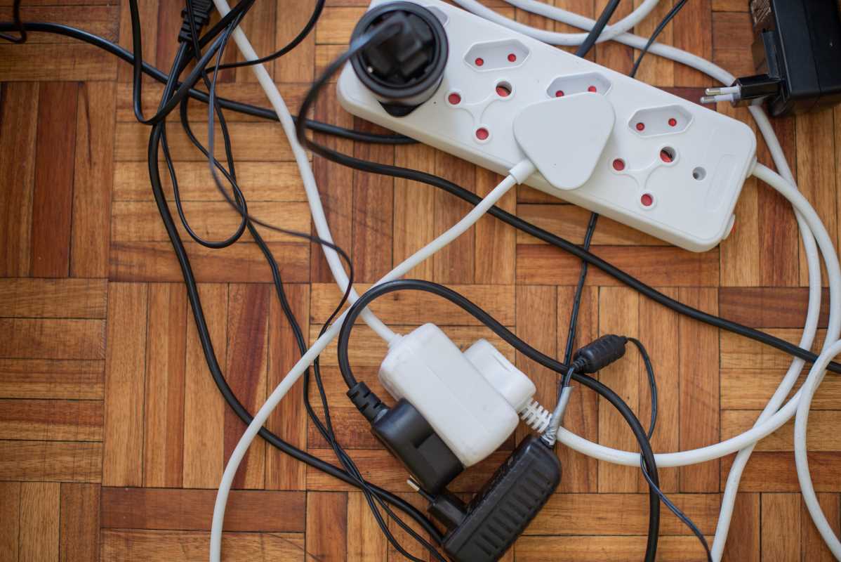 Setting Up Cable Organizers to Minimize Tangles Long-Term 